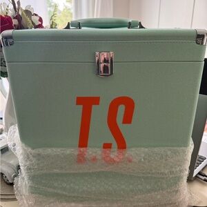 Taylor Swift The Life of a Showgirl Vinyl Storage Case